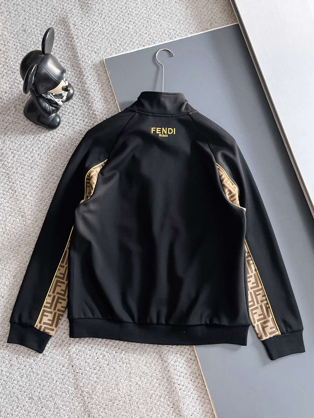 芬迪 爆款套装来袭 专注官网原版 2025全新爆款开衫卫衣套装 原单狠货🇭🇰倾注顶级设计师的精心之作 就