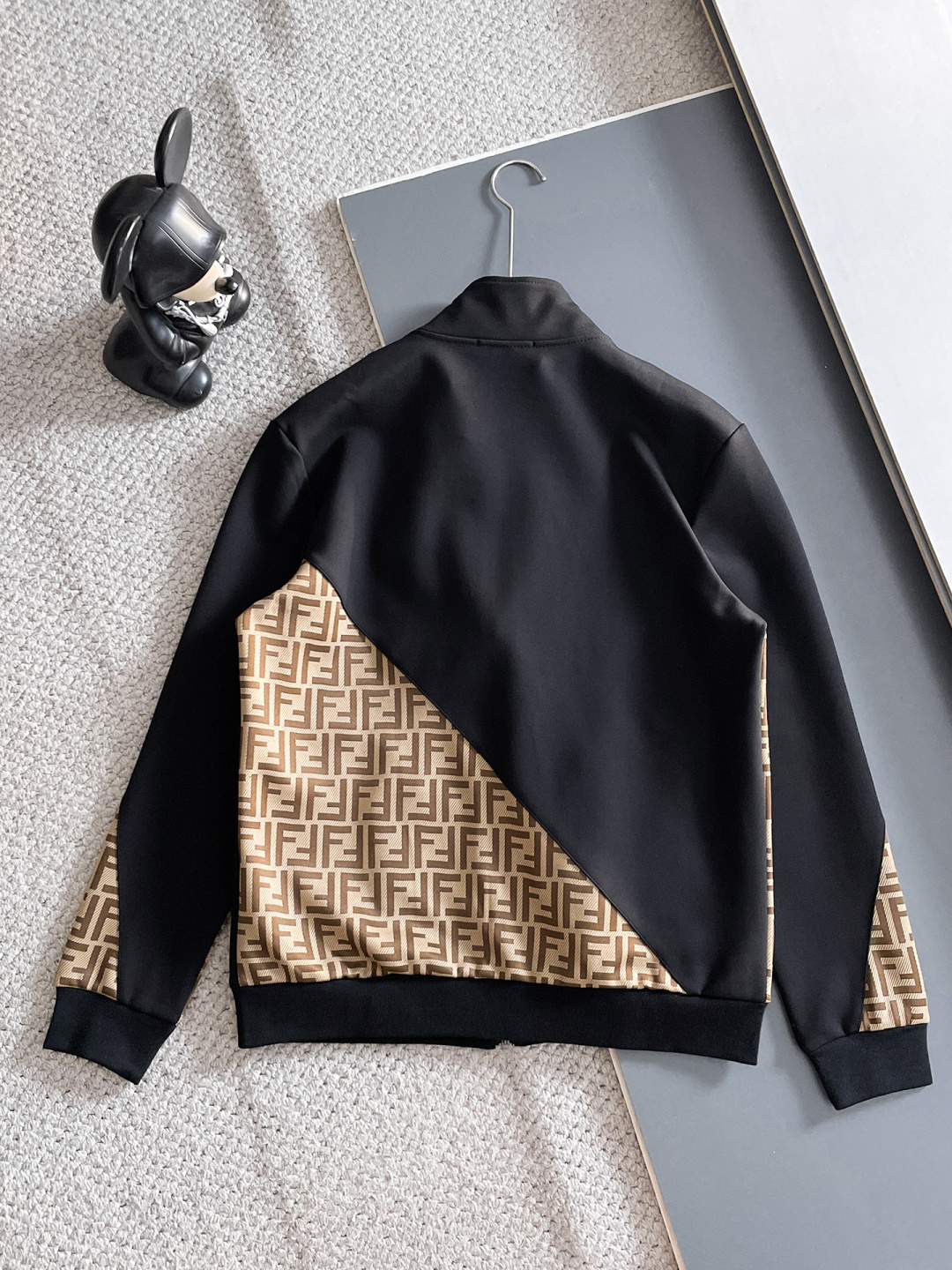 芬迪 爆款套装来袭 专注官网原版 2025全新爆款开衫卫衣套装 原单狠货🇭🇰倾注顶级设计师的精心之作 就