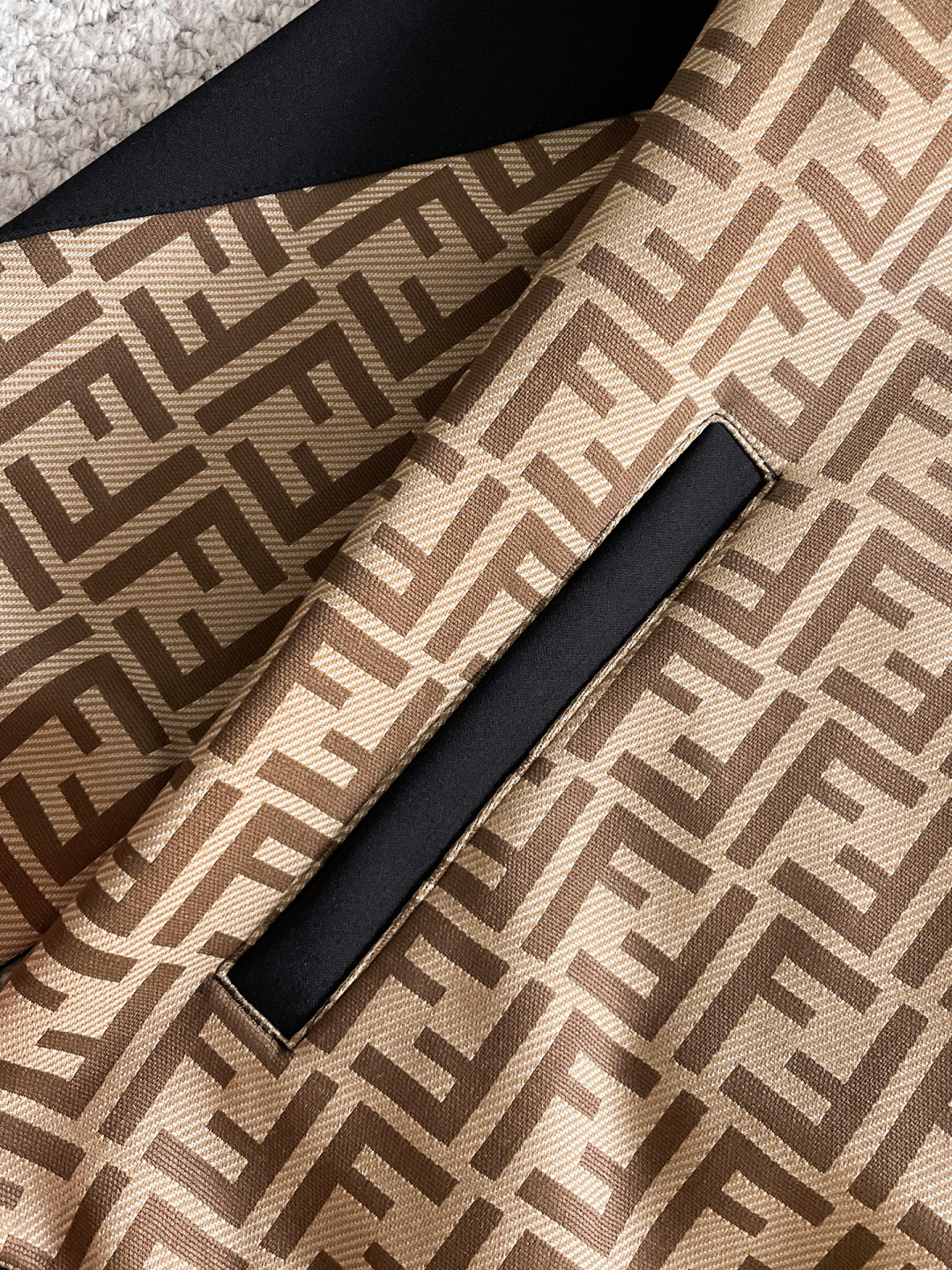 芬迪 爆款套装来袭 专注官网原版 2025全新爆款开衫卫衣套装 原单狠货🇭🇰倾注顶级设计师的精心之作 就