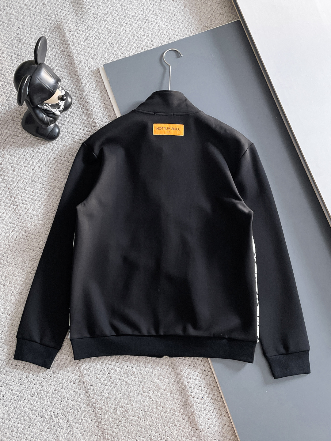 LV 爆款套装来袭 专注官网原版 2025全新爆款开衫卫衣套装 原单狠货🇭🇰倾注顶级设计师的精心之作 就