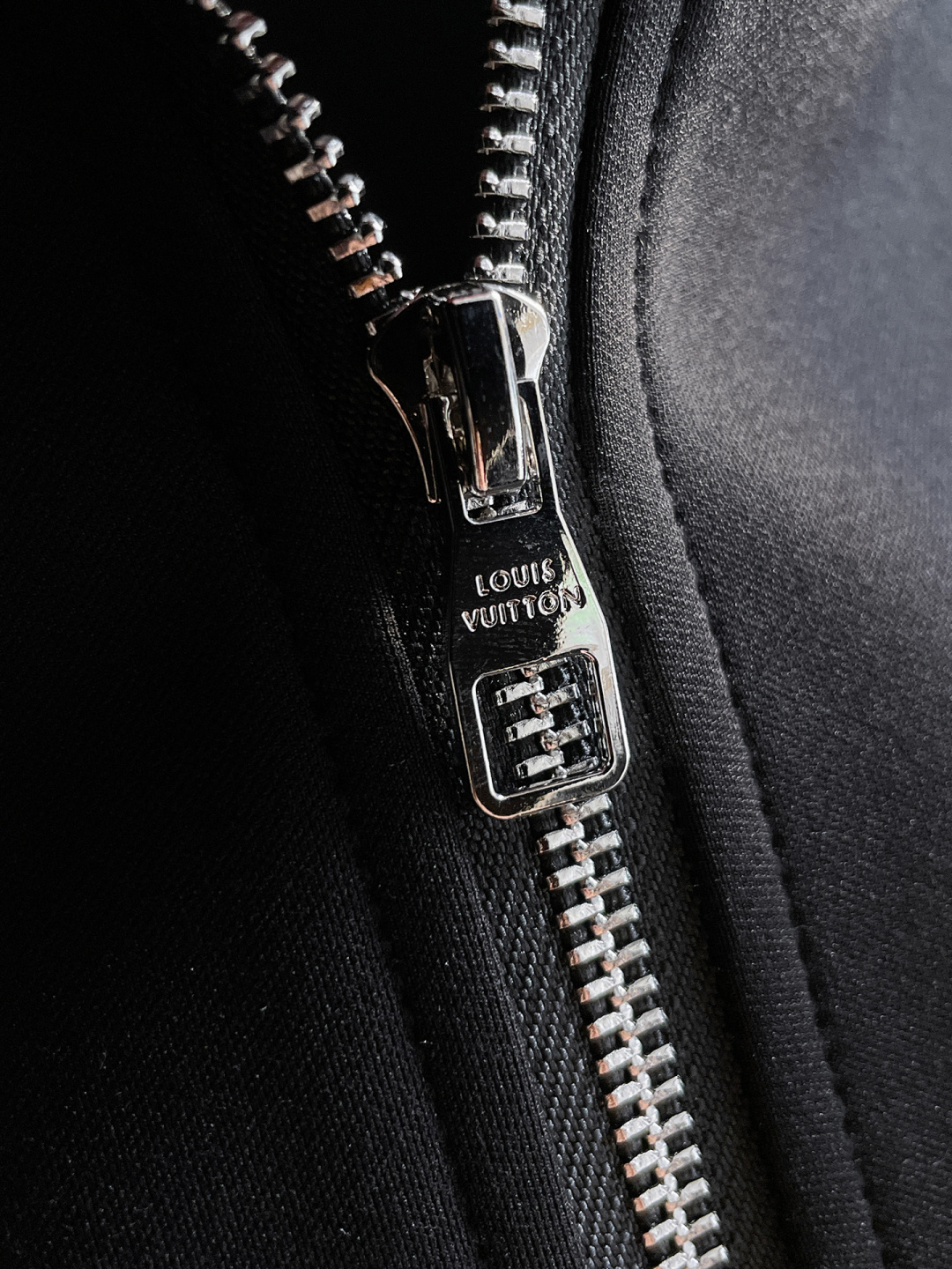 LV 爆款套装来袭 专注官网原版 2025全新爆款开衫卫衣套装 原单狠货🇭🇰倾注顶级设计师的精心之作 就