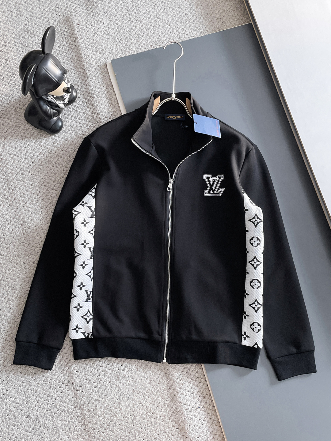 LV 爆款套装来袭 专注官网原版 2025全新爆款开衫卫衣套装 原单狠货🇭🇰倾注顶级设计师的精心之作 就