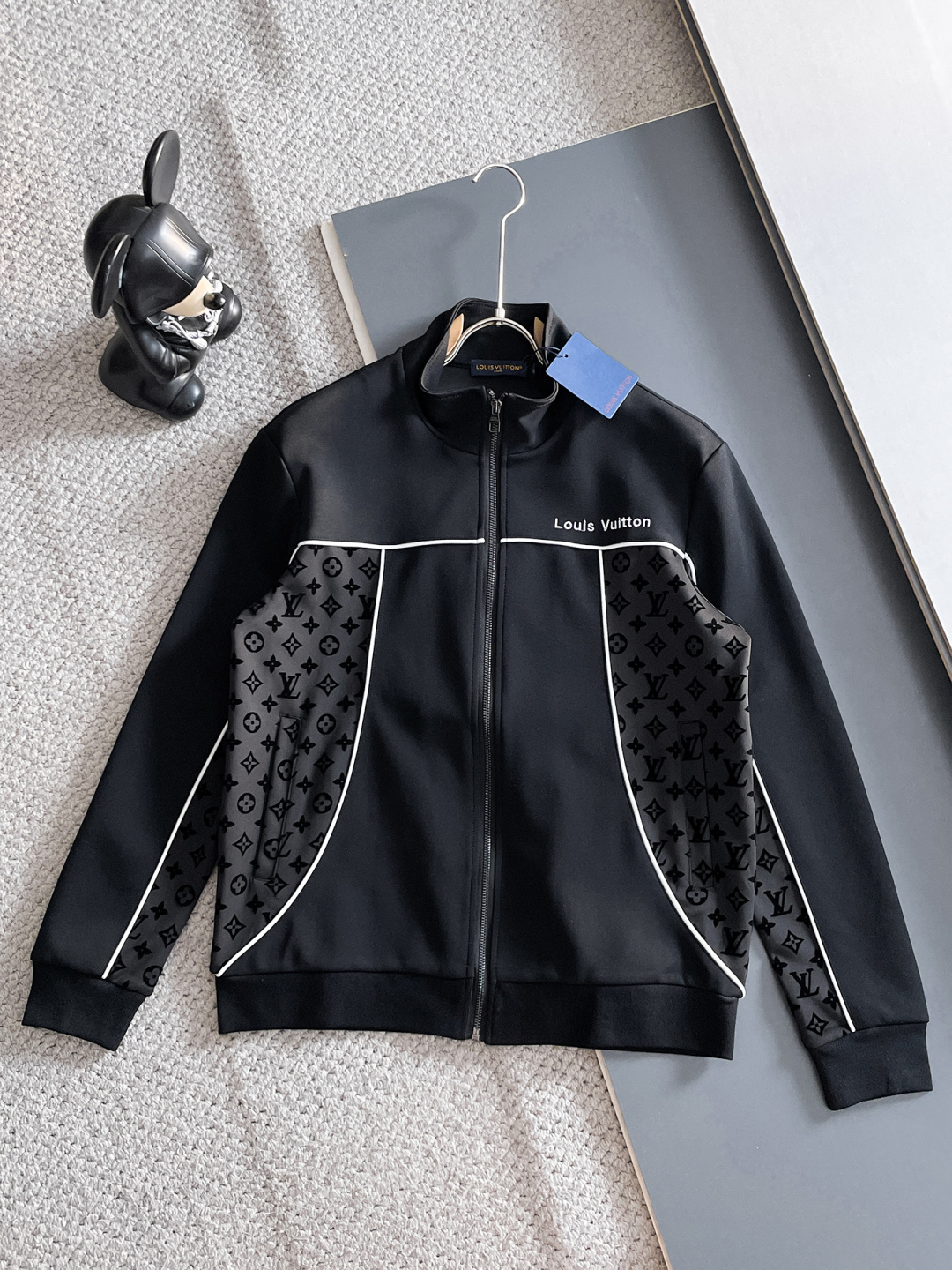 LV 爆款套装来袭 专注官网原版 2025全新爆款开衫卫衣套装 原单狠货🇭🇰倾注顶级设计师的精心之作 就