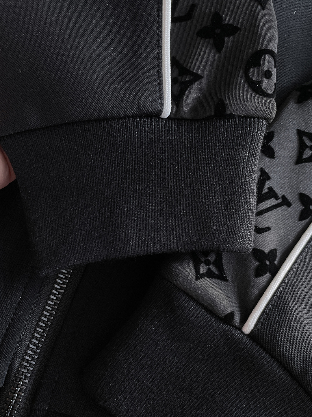 LV 爆款套装来袭 专注官网原版 2025全新爆款开衫卫衣套装 原单狠货🇭🇰倾注顶级设计师的精心之作 就