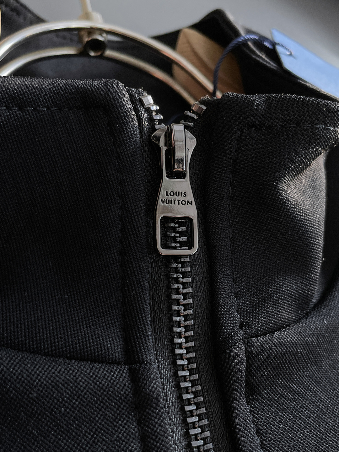 LV 爆款套装来袭 专注官网原版 2025全新爆款开衫卫衣套装 原单狠货🇭🇰倾注顶级设计师的精心之作 就