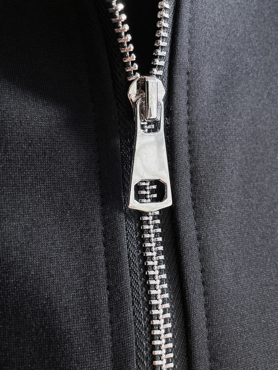 爱马仕 爆款套装来袭 专注官网原版 2025全新爆款开衫卫衣套装 原单狠货🇭🇰倾注顶级设计师的精心之作 