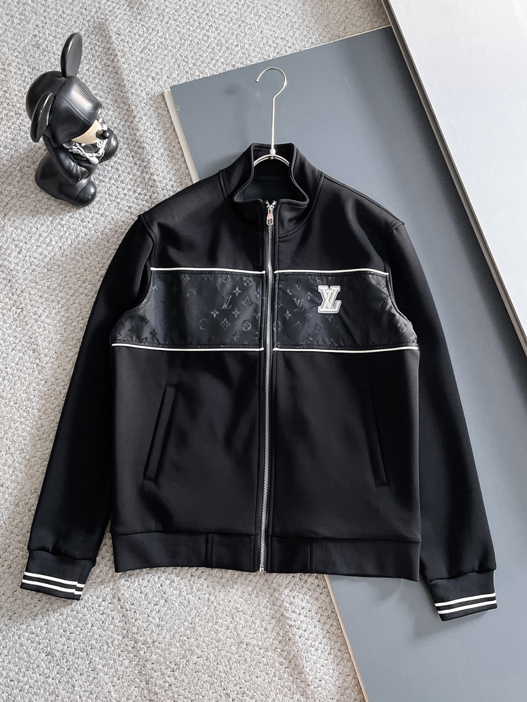 LV 爆款套装来袭 专注官网原版 2025全新爆款开衫卫衣套装 原单狠货🇭🇰倾注顶级设计师的精心之作 就