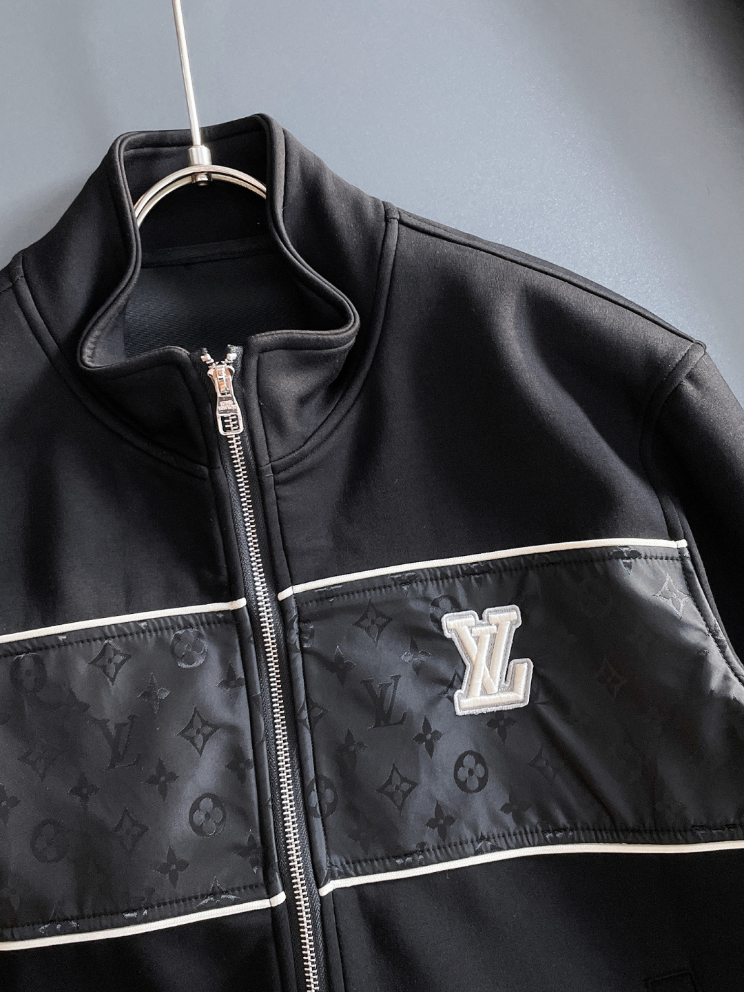 LV 爆款套装来袭 专注官网原版 2025全新爆款开衫卫衣套装 原单狠货🇭🇰倾注顶级设计师的精心之作 就