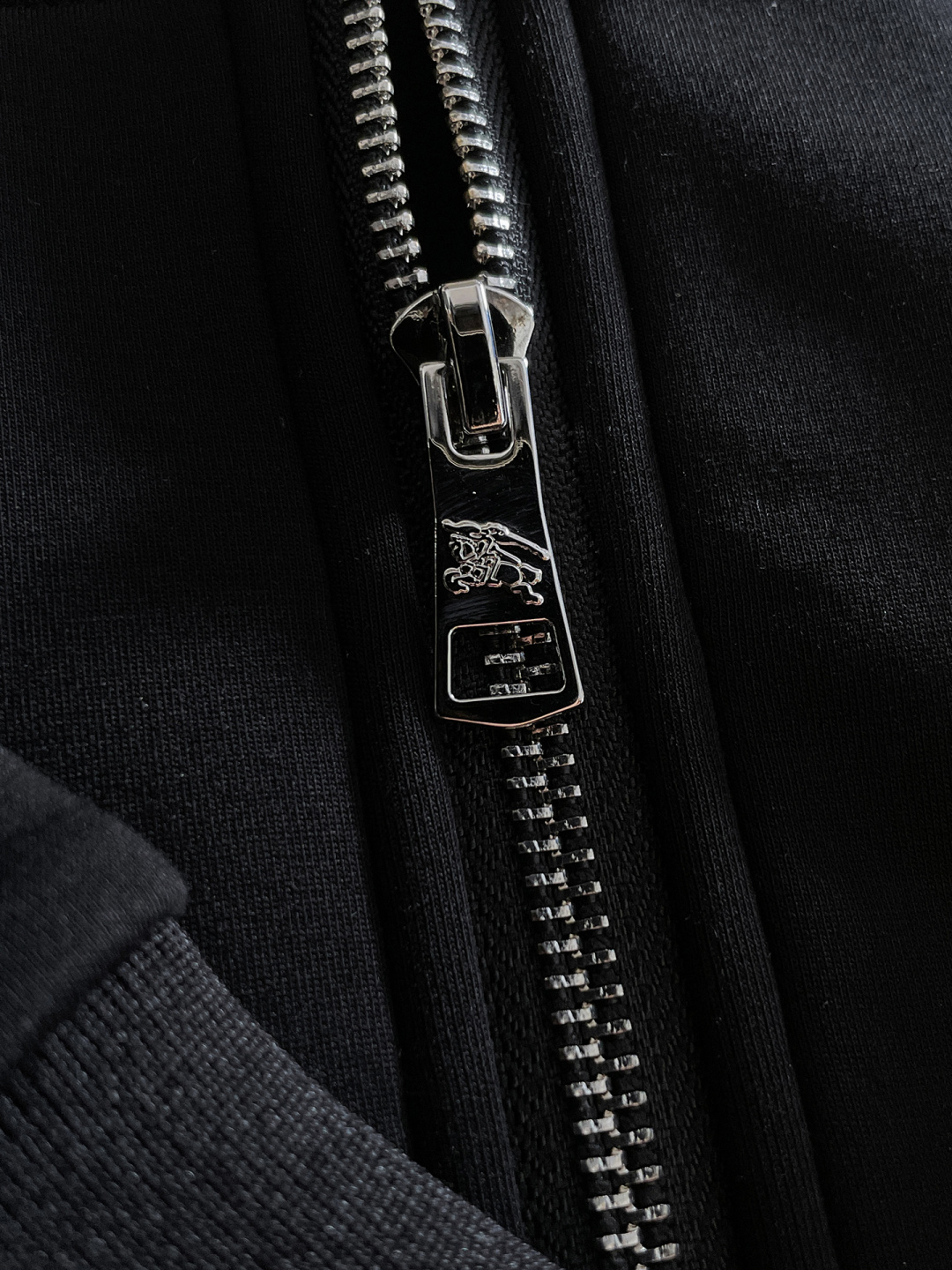 巴宝莉 爆款套装来袭 专注官网原版 2025全新爆款开衫卫衣套装 原单狠货🇭🇰倾注顶级设计师的精心之作 