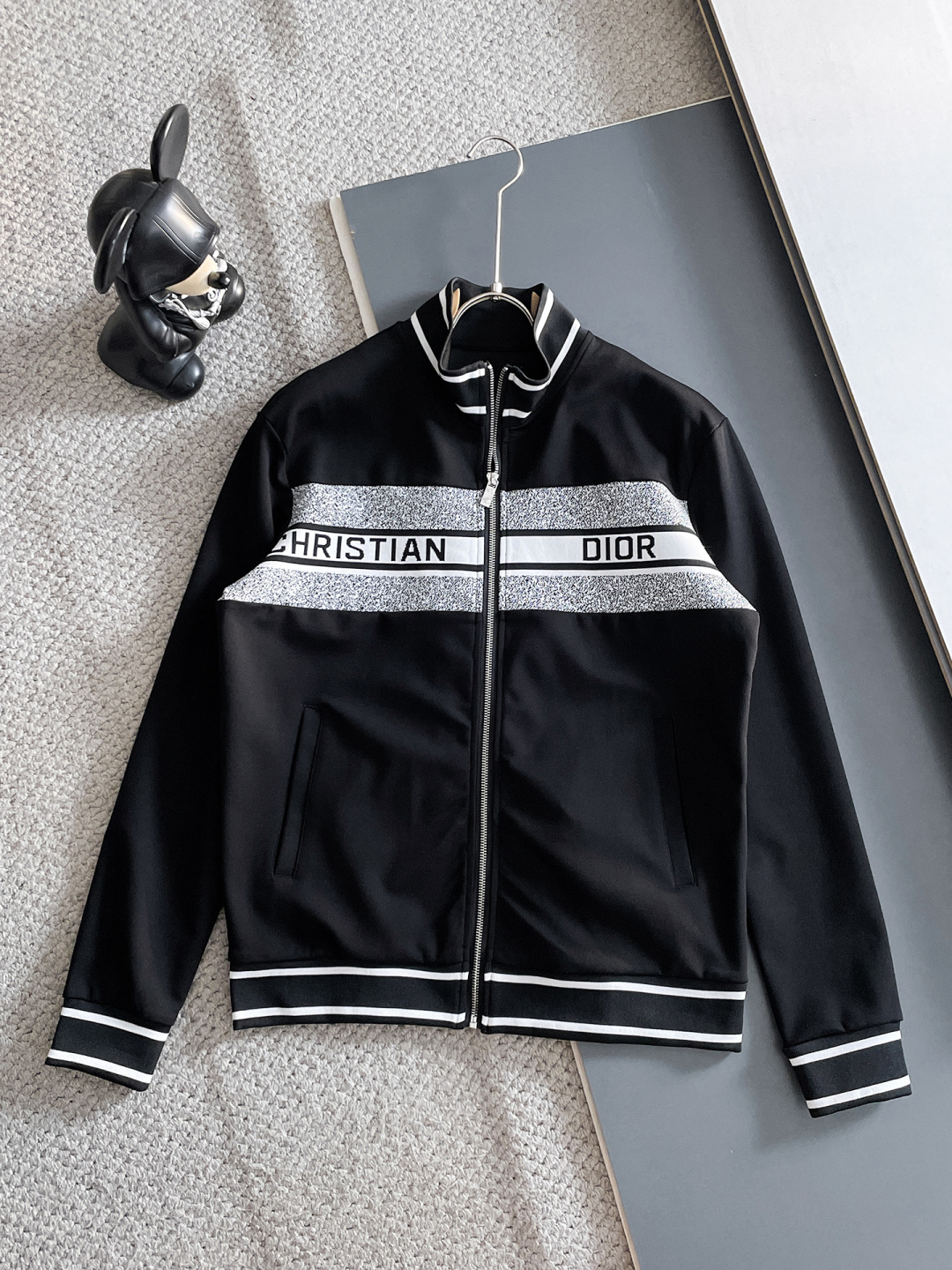 迪奥 爆款套装来袭 专注官网原版 2025全新爆款开衫卫衣套装 原单狠货🇭🇰倾注顶级设计师的精心之作 就