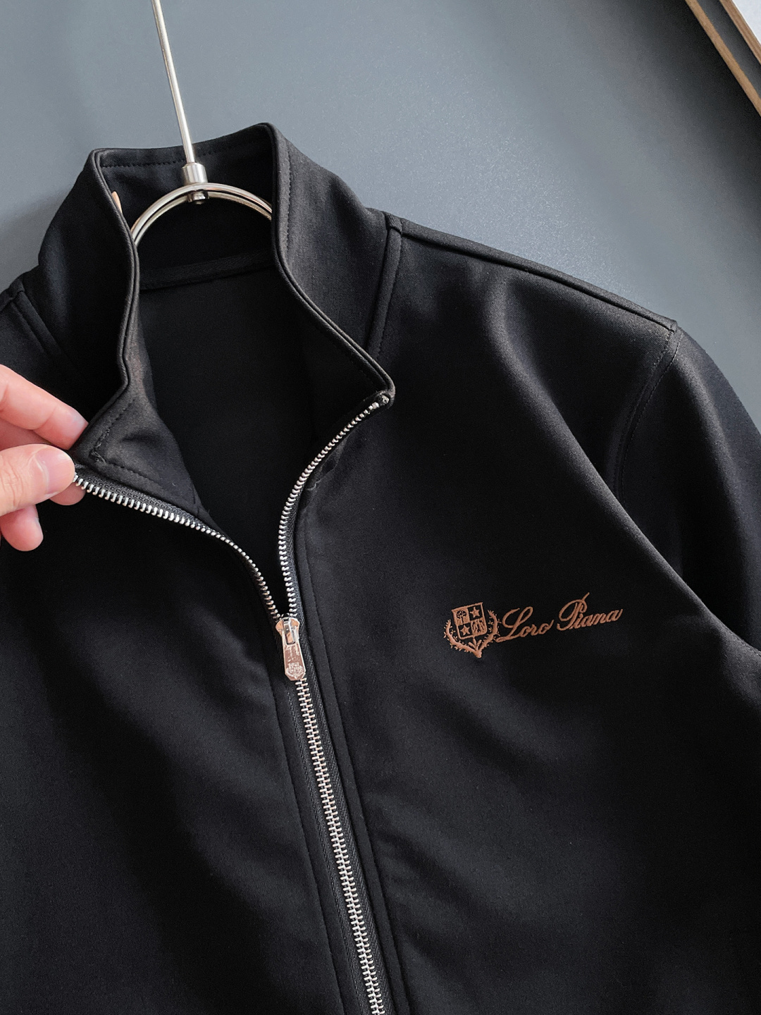 lP🆕 爆款套装来袭 专注官网原版 2025全新爆款开衫卫衣套装 原单狠货🇭🇰倾注顶级设计师的精心之作 