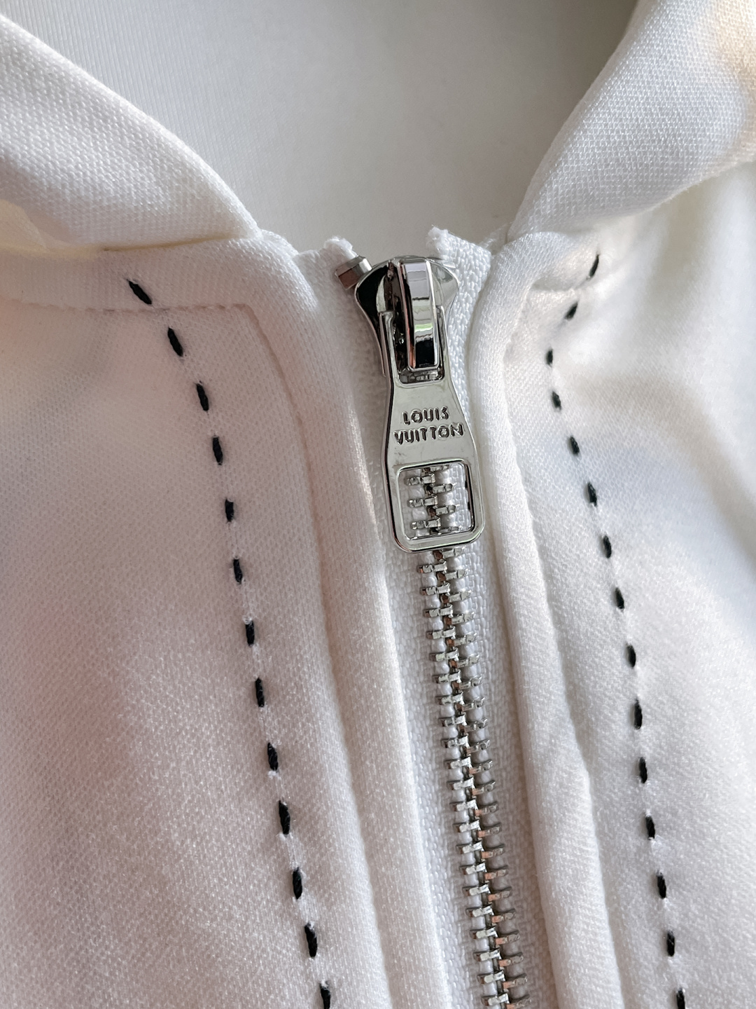 LV 爆款套装来袭 专注官网原版 2025全新爆款开衫卫衣套装 原单狠货🇭🇰倾注顶级设计师的精心之作 就