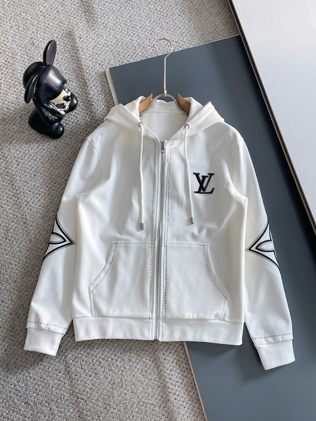 LV 爆款套装来袭 专注官网原版 2025全新爆款开衫卫衣套装 原单狠货🇭🇰倾注顶级设计师的精心之作 就