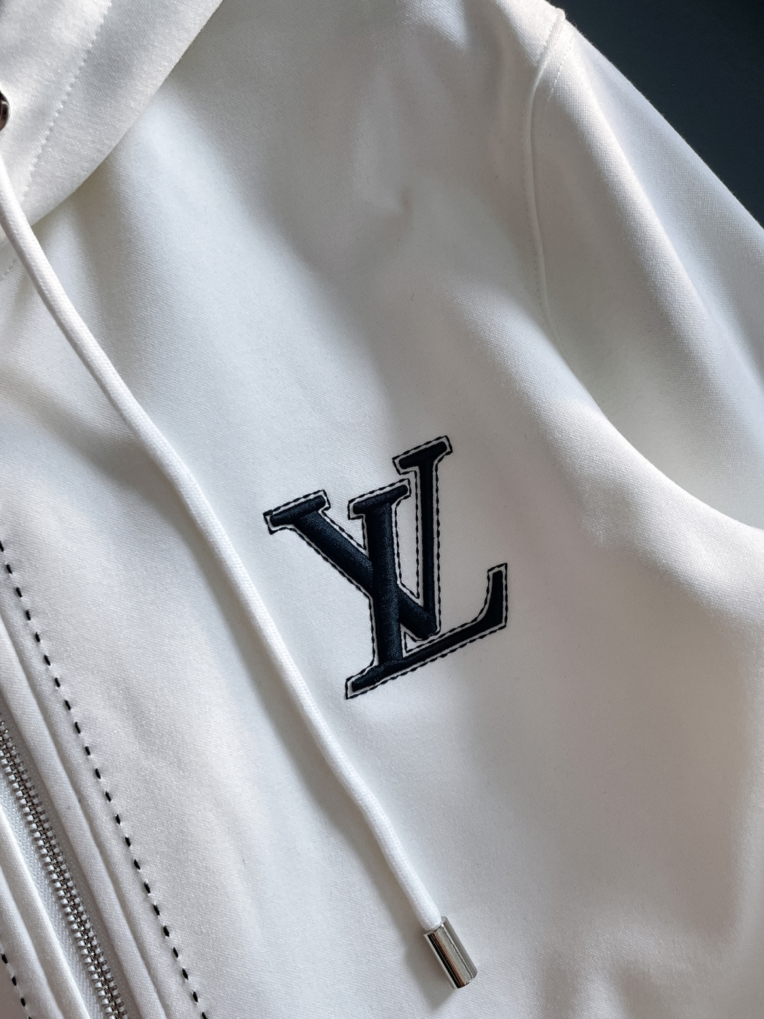 LV 爆款套装来袭 专注官网原版 2025全新爆款开衫卫衣套装 原单狠货🇭🇰倾注顶级设计师的精心之作 就