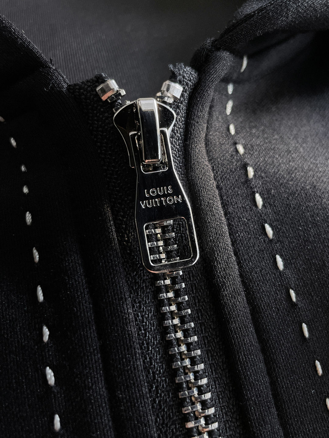 LV 爆款套装来袭 专注官网原版 2025全新爆款开衫卫衣套装 原单狠货🇭🇰倾注顶级设计师的精心之作 就