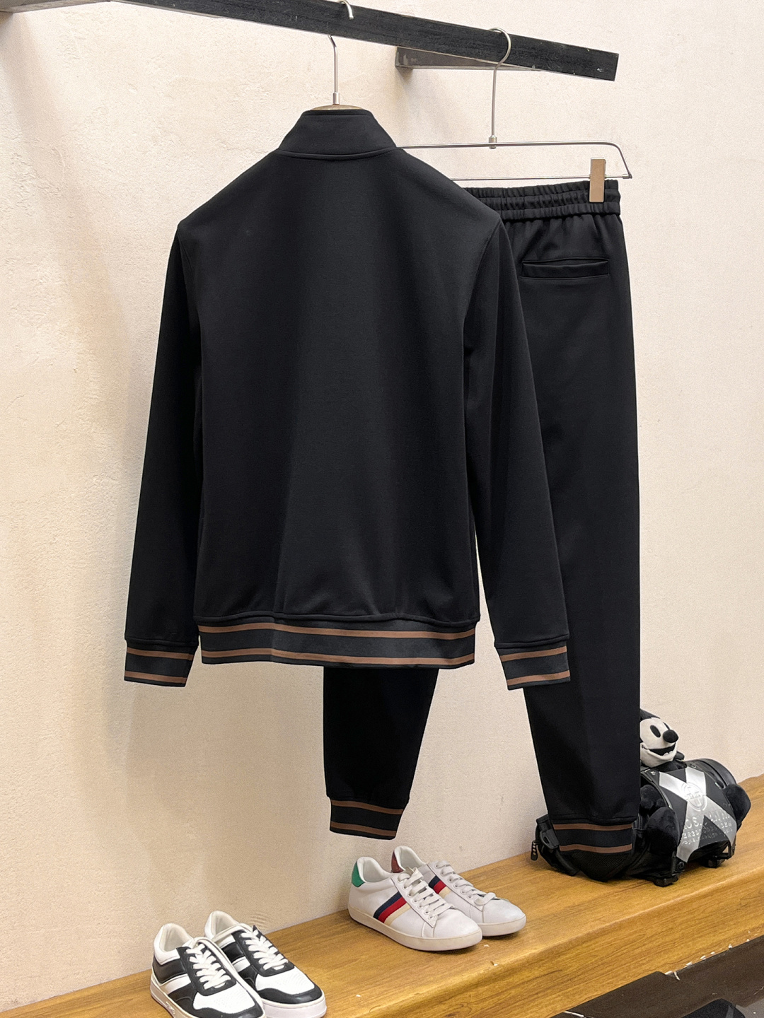 lP🆕 全新爆款开衫套装 原单狠货🇭🇰倾注顶级设计师的精心之作 就为一个贴合、完美的上身效果 全天然优质