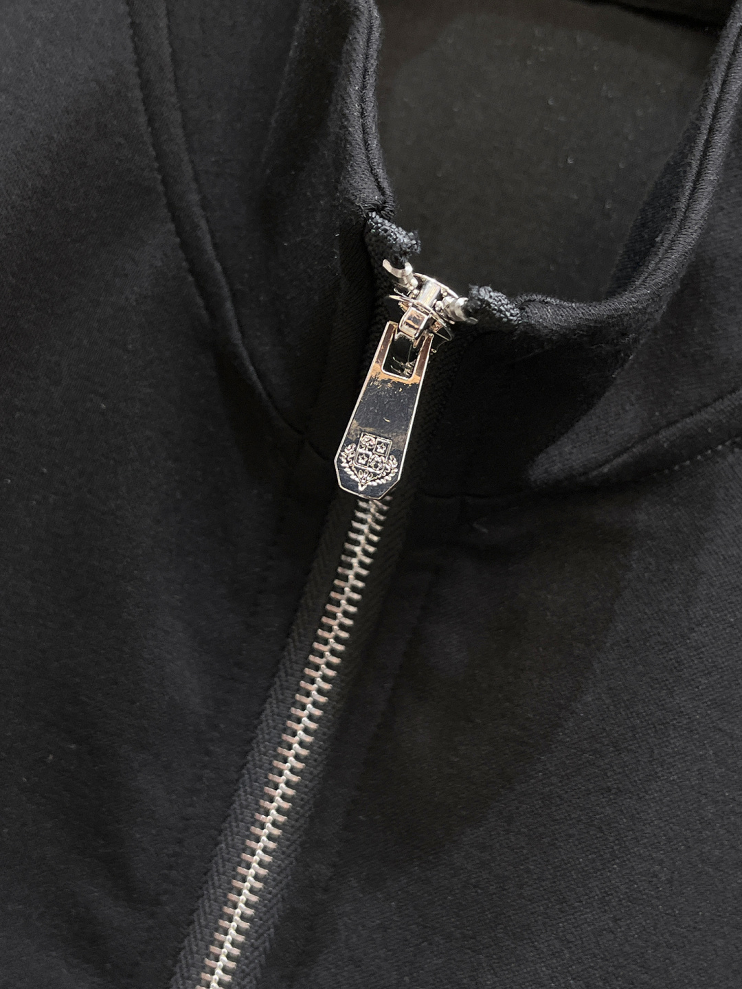 lP🆕 全新爆款开衫套装 原单狠货🇭🇰倾注顶级设计师的精心之作 就为一个贴合、完美的上身效果 全天然优质