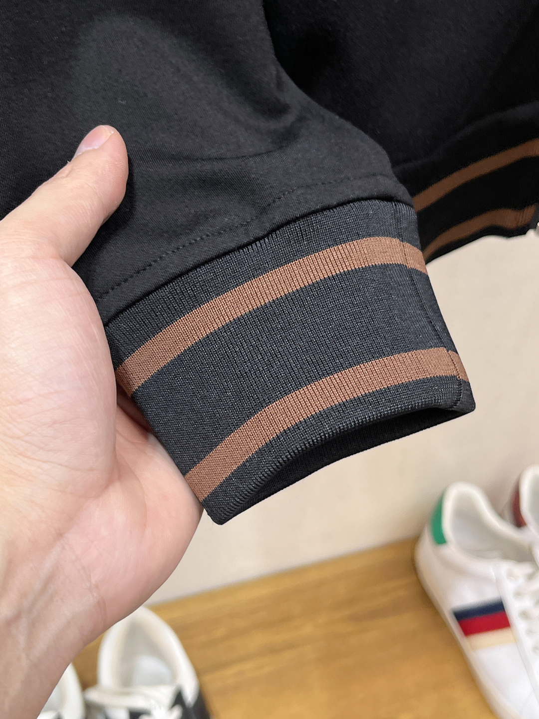 lP🆕 全新爆款开衫套装 原单狠货🇭🇰倾注顶级设计师的精心之作 就为一个贴合、完美的上身效果 全天然优质