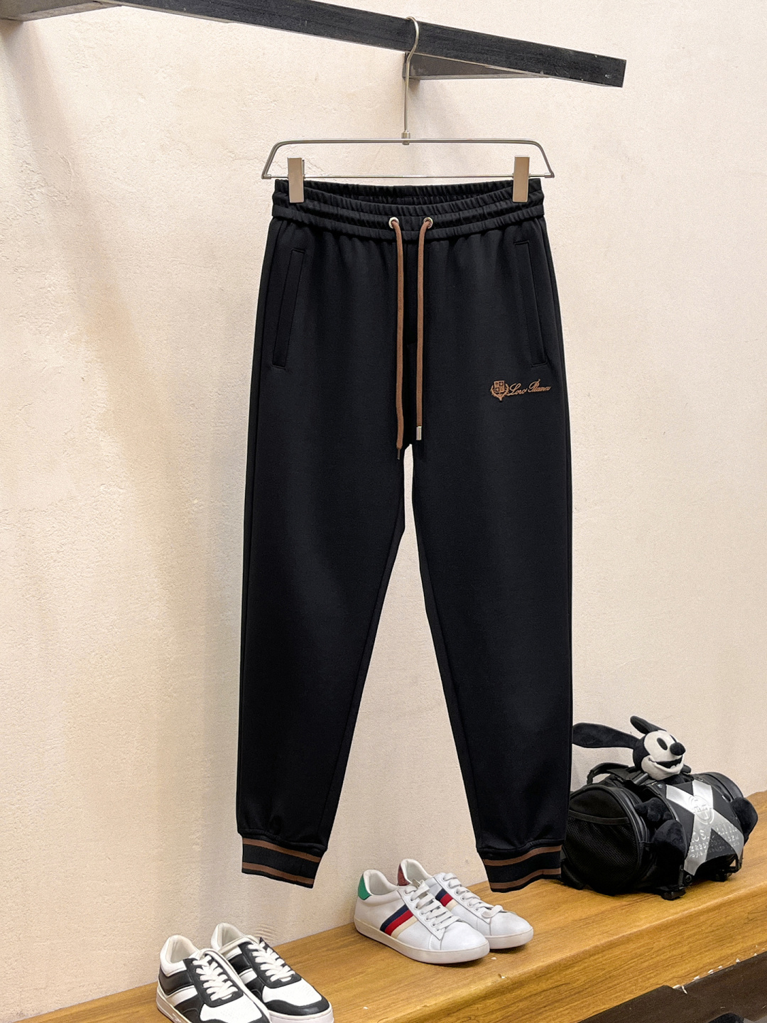 lP🆕 全新爆款开衫套装 原单狠货🇭🇰倾注顶级设计师的精心之作 就为一个贴合、完美的上身效果 全天然优质