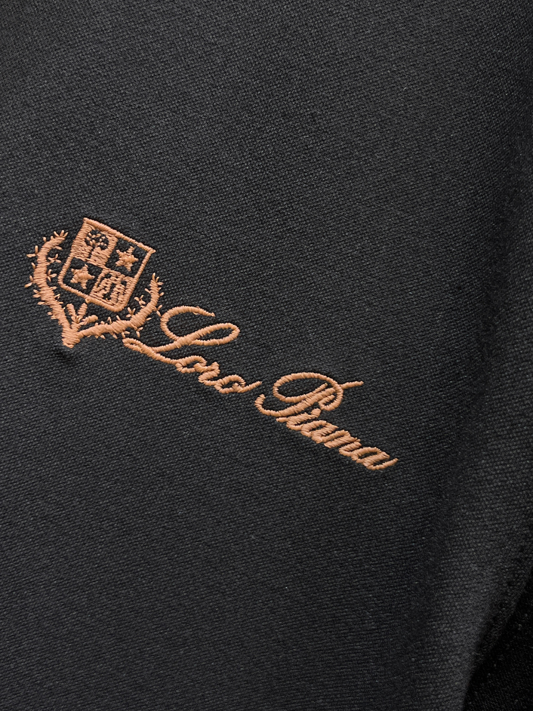 lP🆕 全新爆款开衫套装 原单狠货🇭🇰倾注顶级设计师的精心之作 就为一个贴合、完美的上身效果 全天然优质