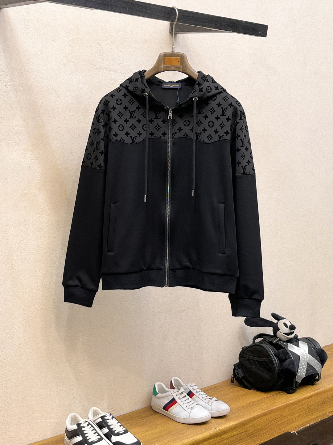 LV 2025全新爆款开衫套装 原单狠货🇭🇰倾注顶级设计师的精心之作 就为一个贴合、完美的上身效果 全天