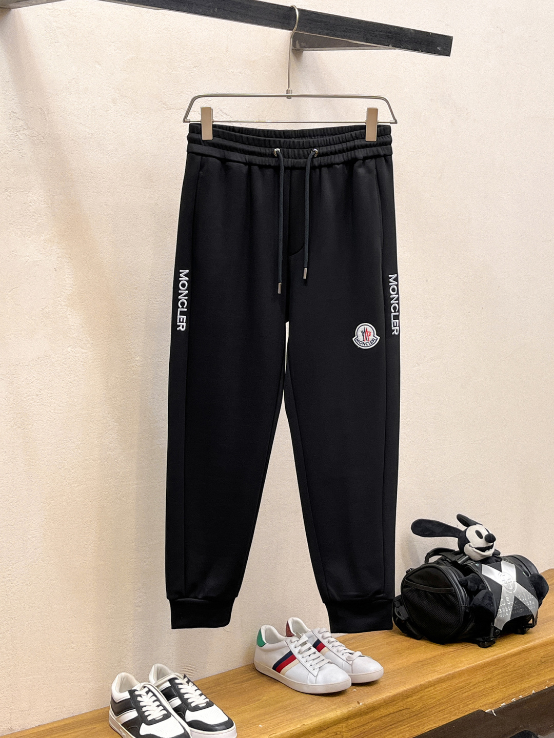 蒙口 2025全新爆款开衫套装 原单狠货🇭🇰倾注顶级设计师的精心之作 就为一个贴合、完美的上身效果 全天