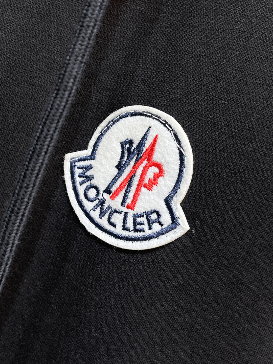 蒙口 2025全新爆款开衫套装 原单狠货🇭🇰倾注顶级设计师的精心之作 就为一个贴合、完美的上身效果 全天