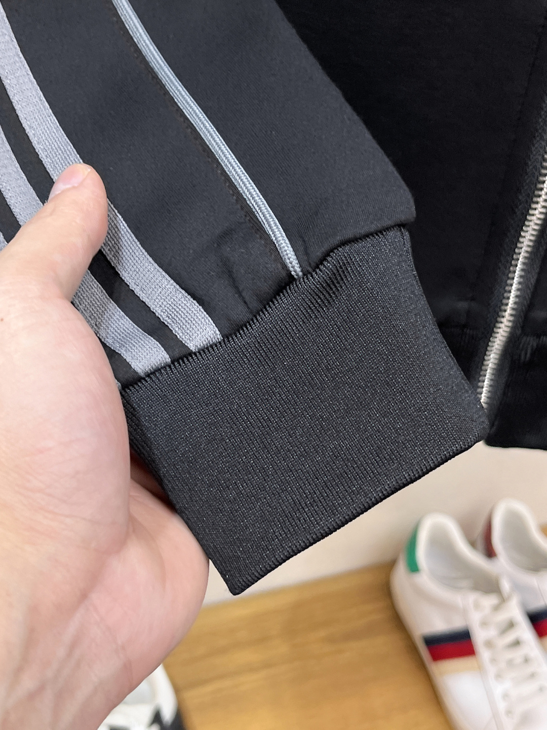 巴黎世家 2025全新爆款开衫套装 原单狠货🇭🇰倾注顶级设计师的精心之作 就为一个贴合、完美的上身效果 