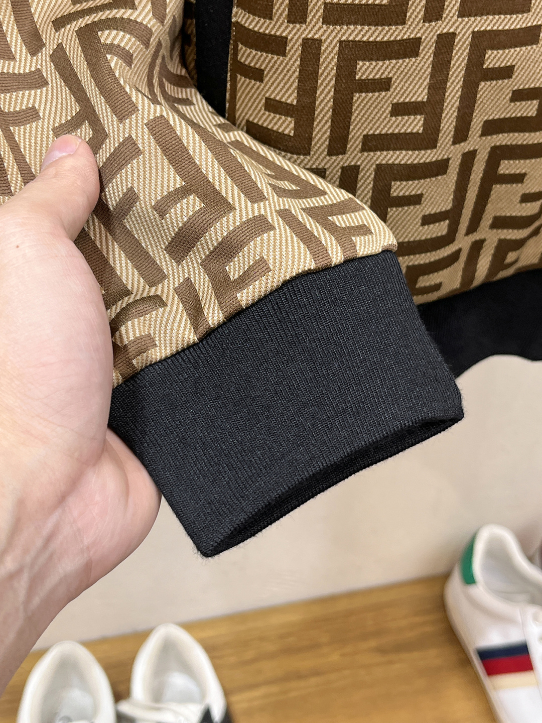 芬迪 2025全新爆款开衫套装 原单狠货🇭🇰倾注顶级设计师的精心之作 就为一个贴合、完美的上身效果 全天