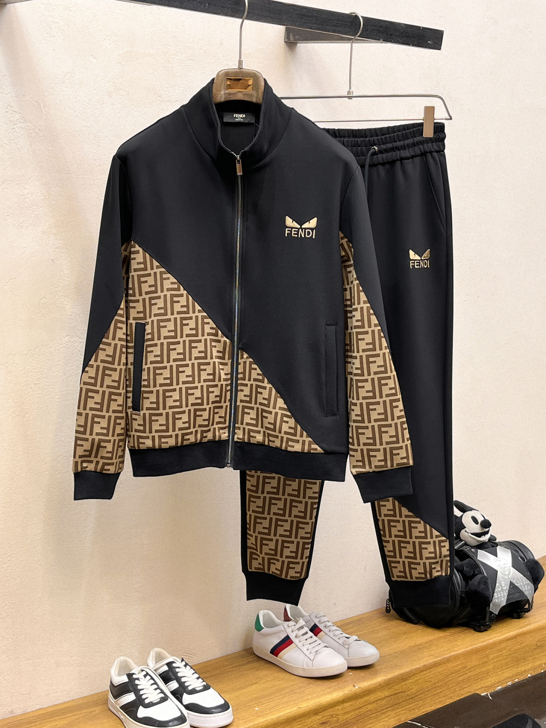 芬迪 2025全新爆款开衫套装 原单狠货🇭🇰倾注顶级设计师的精心之作 就为一个贴合、完美的上身效果 全天