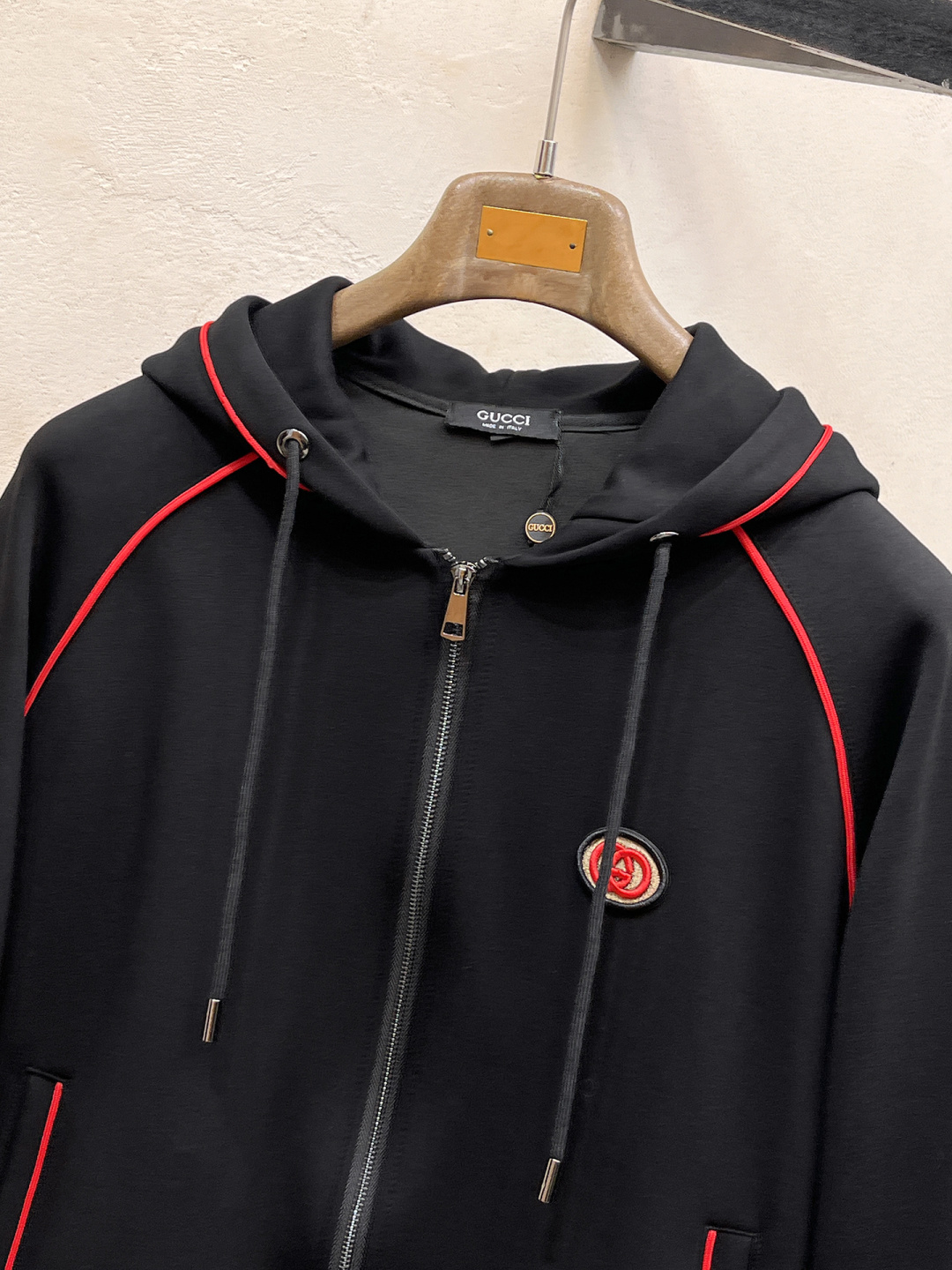 古奇 2025全新爆款开衫套装 原单狠货🇭🇰倾注顶级设计师的精心之作 就为一个贴合、完美的上身效果 全天