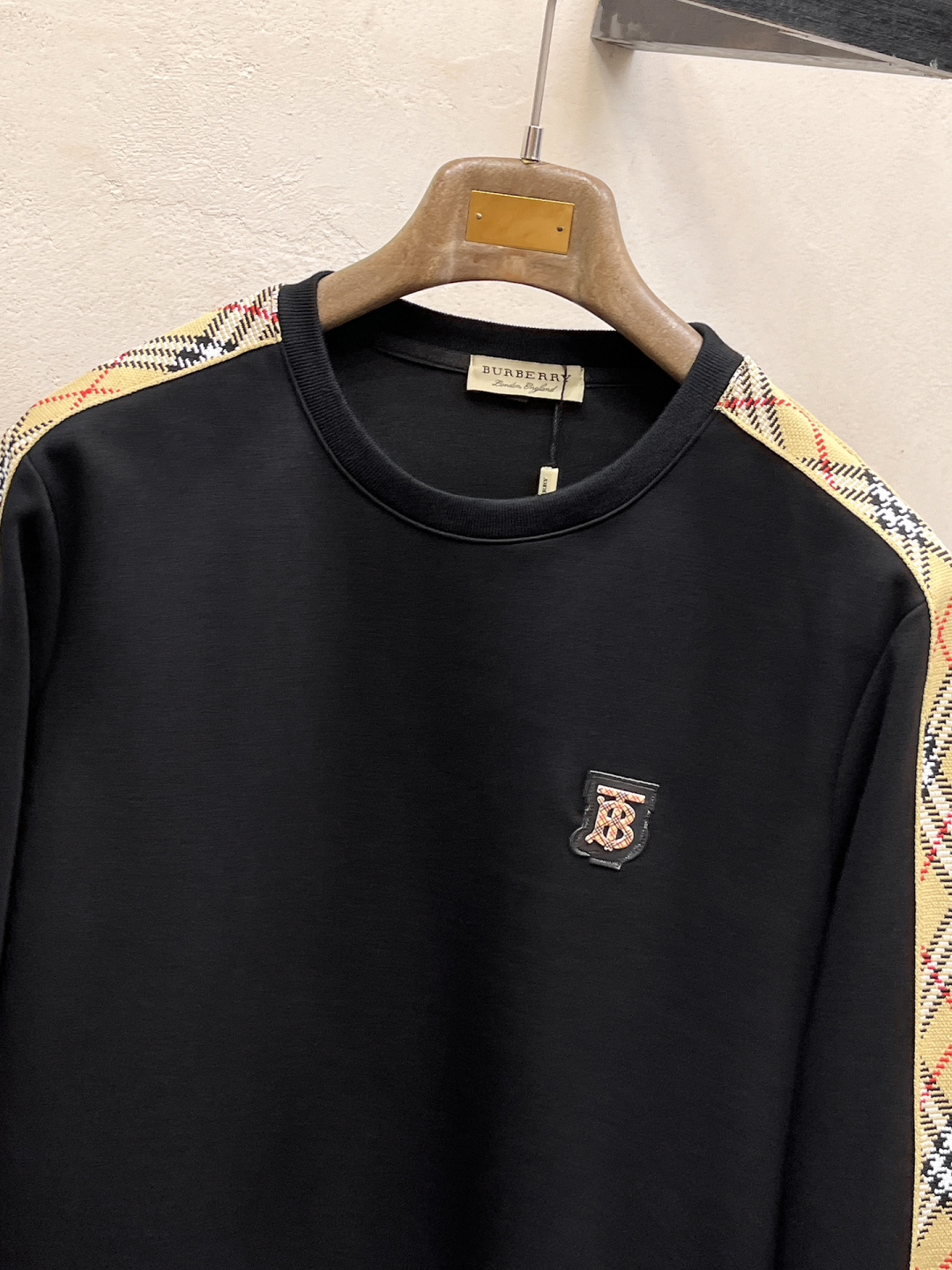 巴宝莉 2025全新爆款套装 原单狠货🇭🇰倾注顶级设计师的精心之作 就为一个贴合、完美的上身效果 全天然