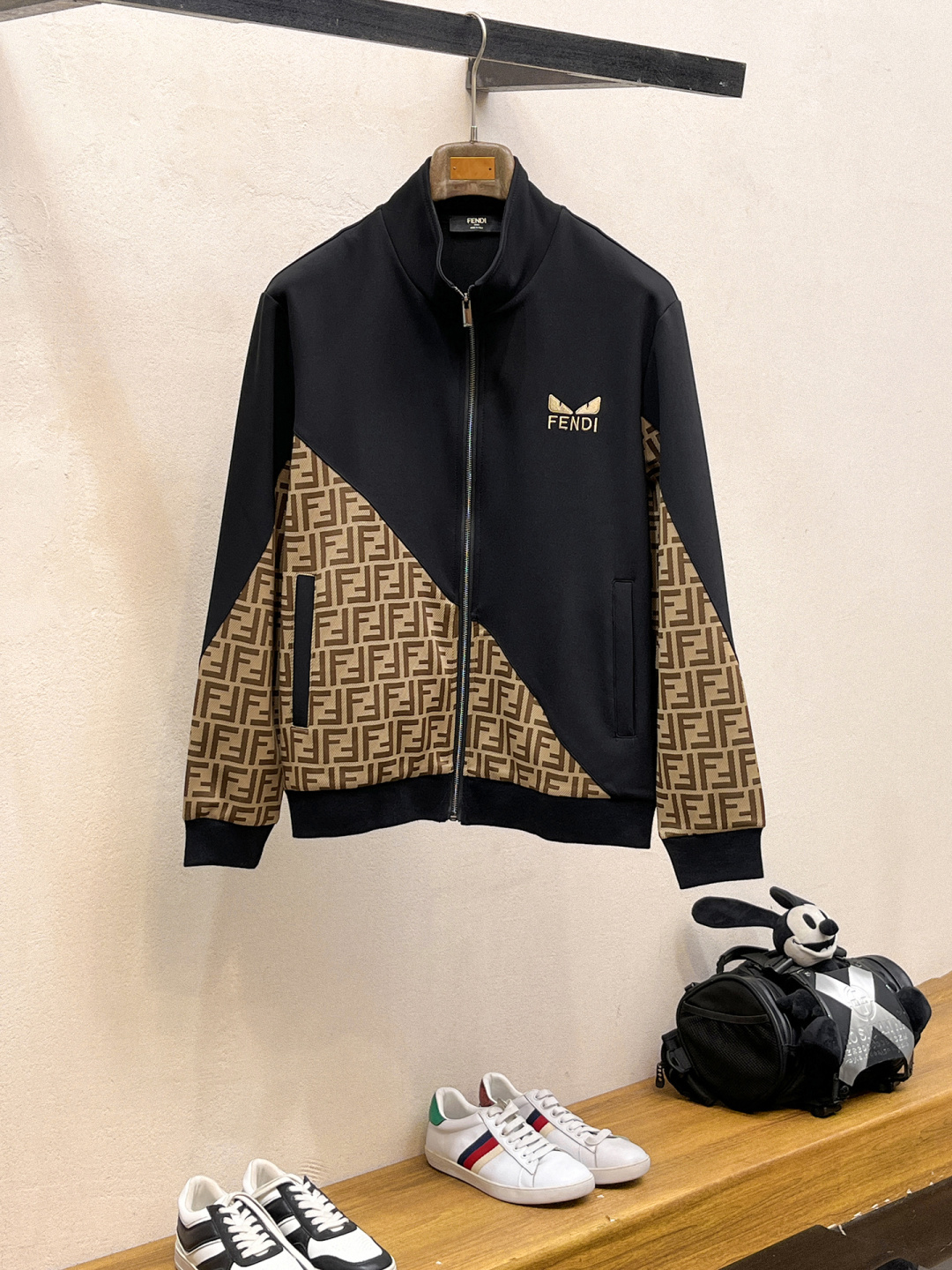 芬迪 2025全新爆款开衫套装 原单狠货🇭🇰倾注顶级设计师的精心之作 就为一个贴合、完美的上身效果 全天