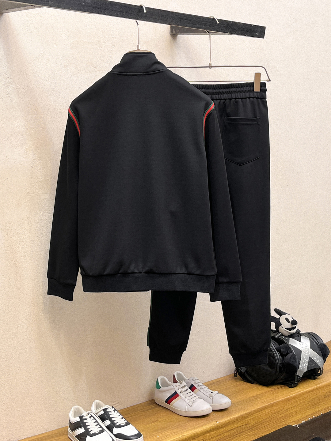 古奇 2025全新爆款开衫套装 原单狠货🇭🇰倾注顶级设计师的精心之作 就为一个贴合、完美的上身效果 全天