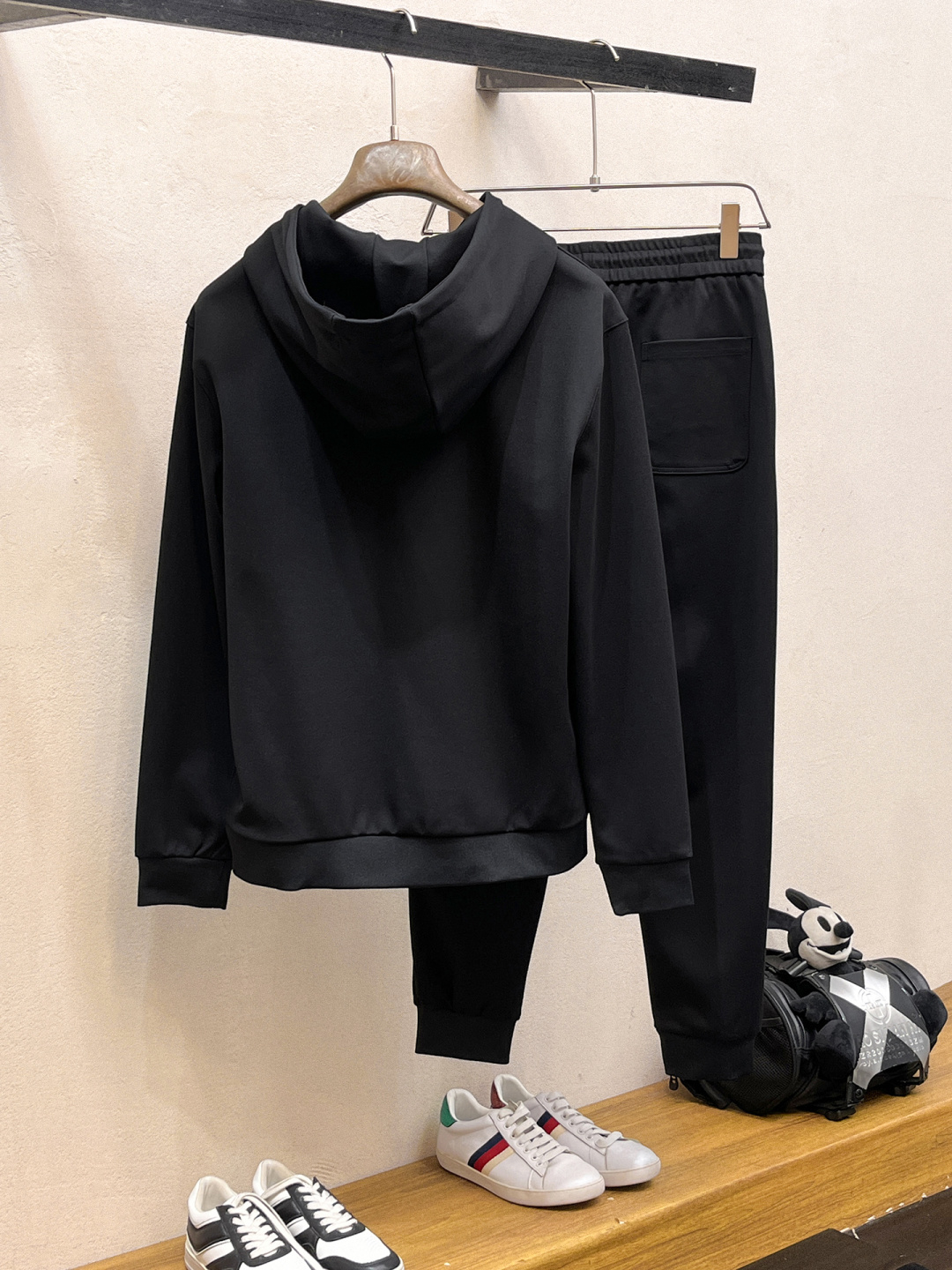 LV 2025全新爆款开衫套装 原单狠货🇭🇰倾注顶级设计师的精心之作 就为一个贴合、完美的上身效果 全天