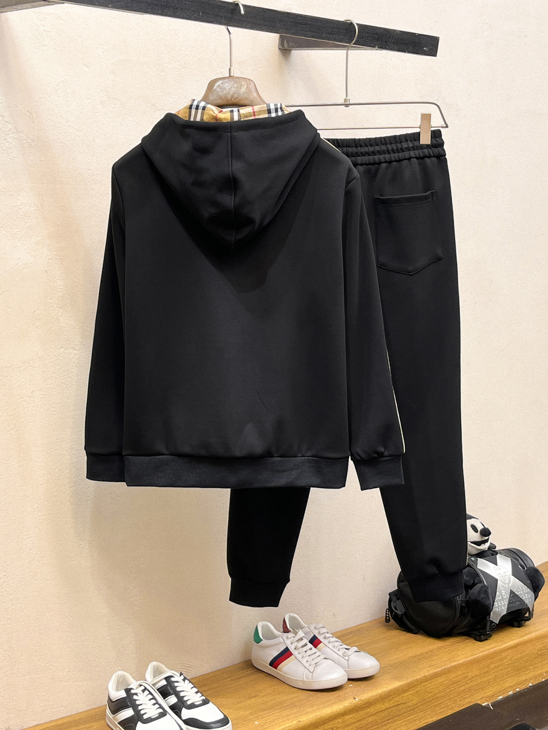 巴宝莉 2025全新爆款开衫套装 原单狠货🇭🇰倾注顶级设计师的精心之作 就为一个贴合、完美的上身效果 全