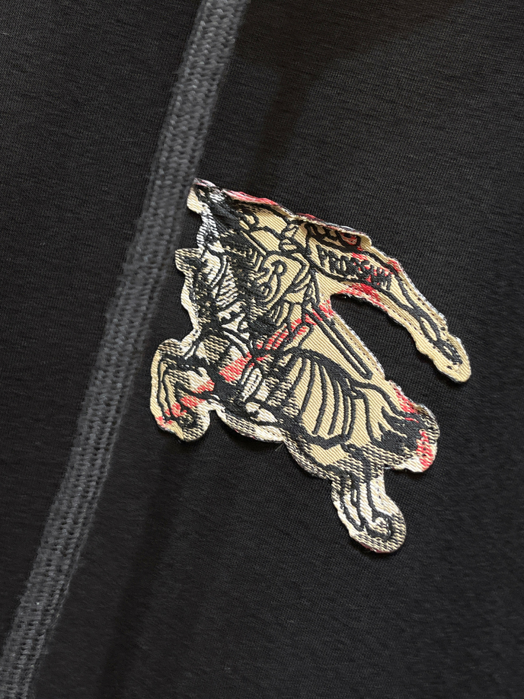 巴宝莉 2025全新爆款开衫套装 原单狠货🇭🇰倾注顶级设计师的精心之作 就为一个贴合、完美的上身效果 全