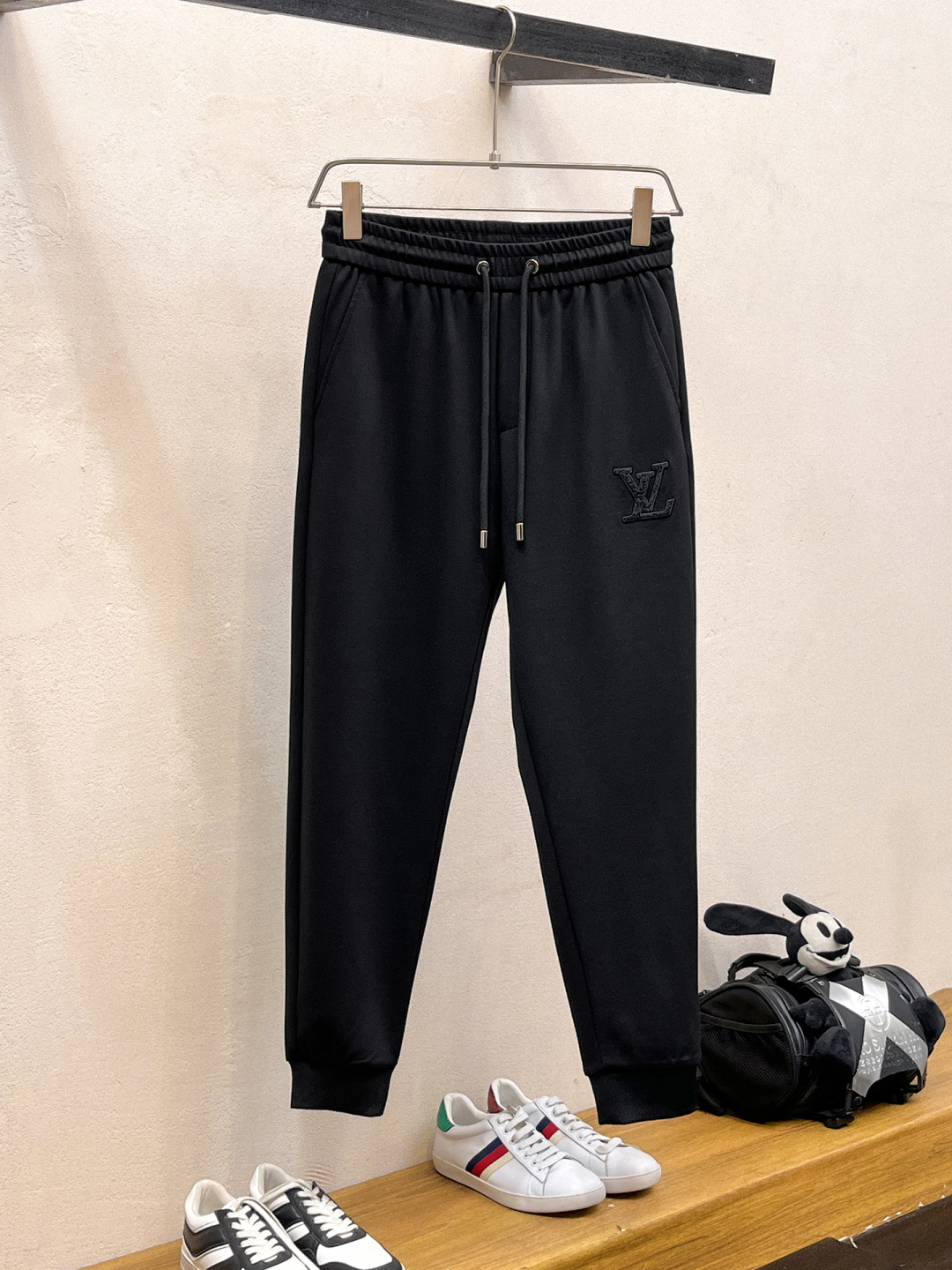 LV 2025全新爆款开衫套装 原单狠货🇭🇰倾注顶级设计师的精心之作 就为一个贴合、完美的上身效果 全天