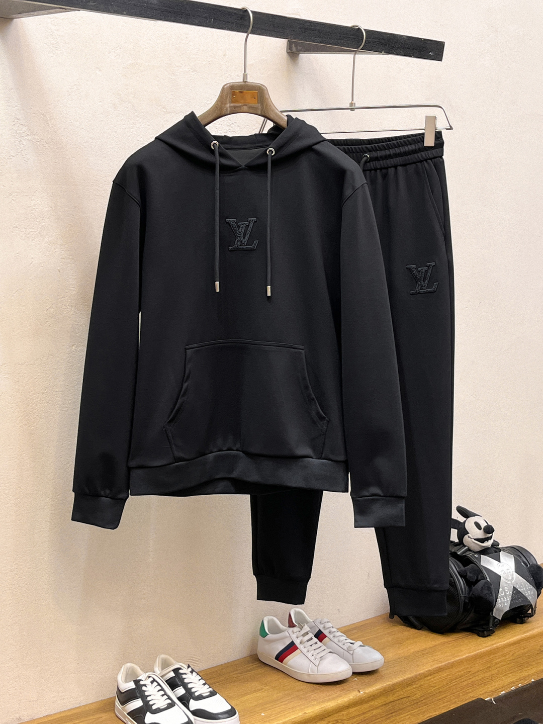 LV 2025全新爆款开衫套装 原单狠货🇭🇰倾注顶级设计师的精心之作 就为一个贴合、完美的上身效果 全天