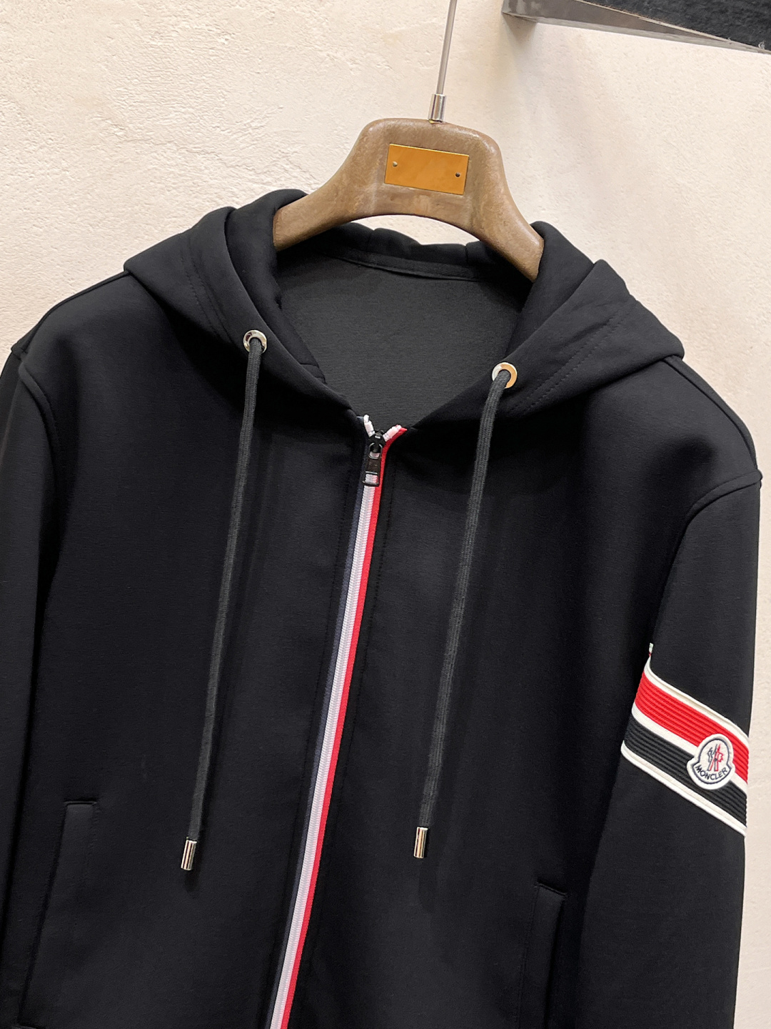 蒙口 2025全新爆款开衫套装 原单狠货🇭🇰倾注顶级设计师的精心之作 就为一个贴合、完美的上身效果 全天