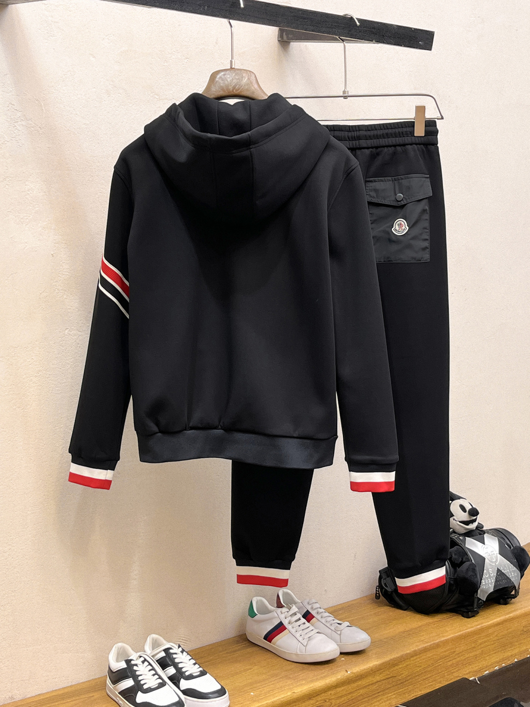 蒙口 2025全新爆款开衫套装 原单狠货🇭🇰倾注顶级设计师的精心之作 就为一个贴合、完美的上身效果 全天