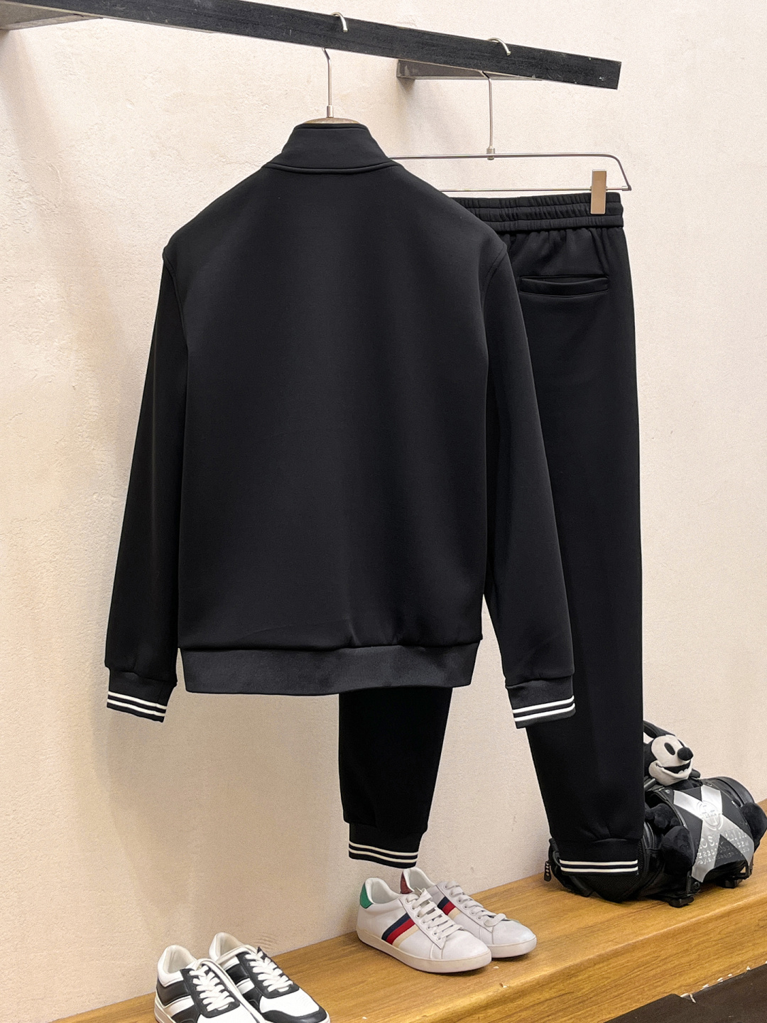 LV 2025全新爆款开衫套装 原单狠货🇭🇰倾注顶级设计师的精心之作 就为一个贴合、完美的上身效果 全天