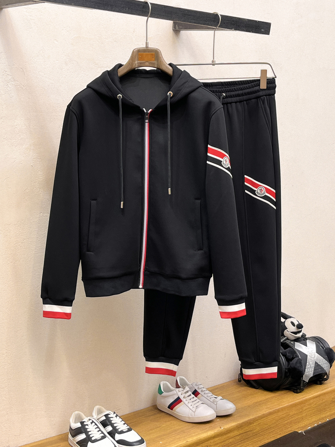 蒙口 2025全新爆款开衫套装 原单狠货🇭🇰倾注顶级设计师的精心之作 就为一个贴合、完美的上身效果 全天