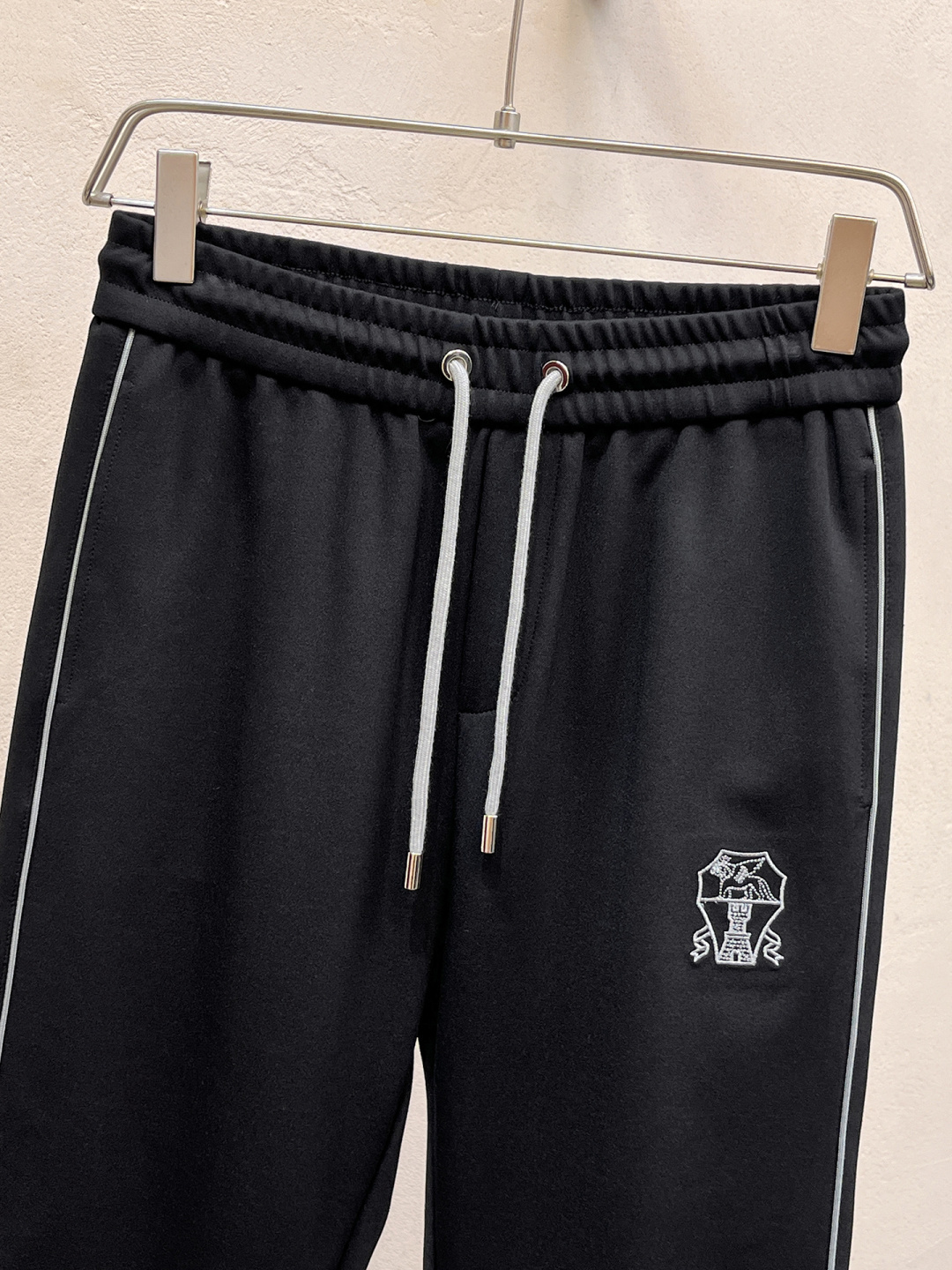 BC 2025全新爆款开衫套装 原单狠货🇭🇰倾注顶级设计师的精心之作 就为一个贴合、完美的上身效果 全天