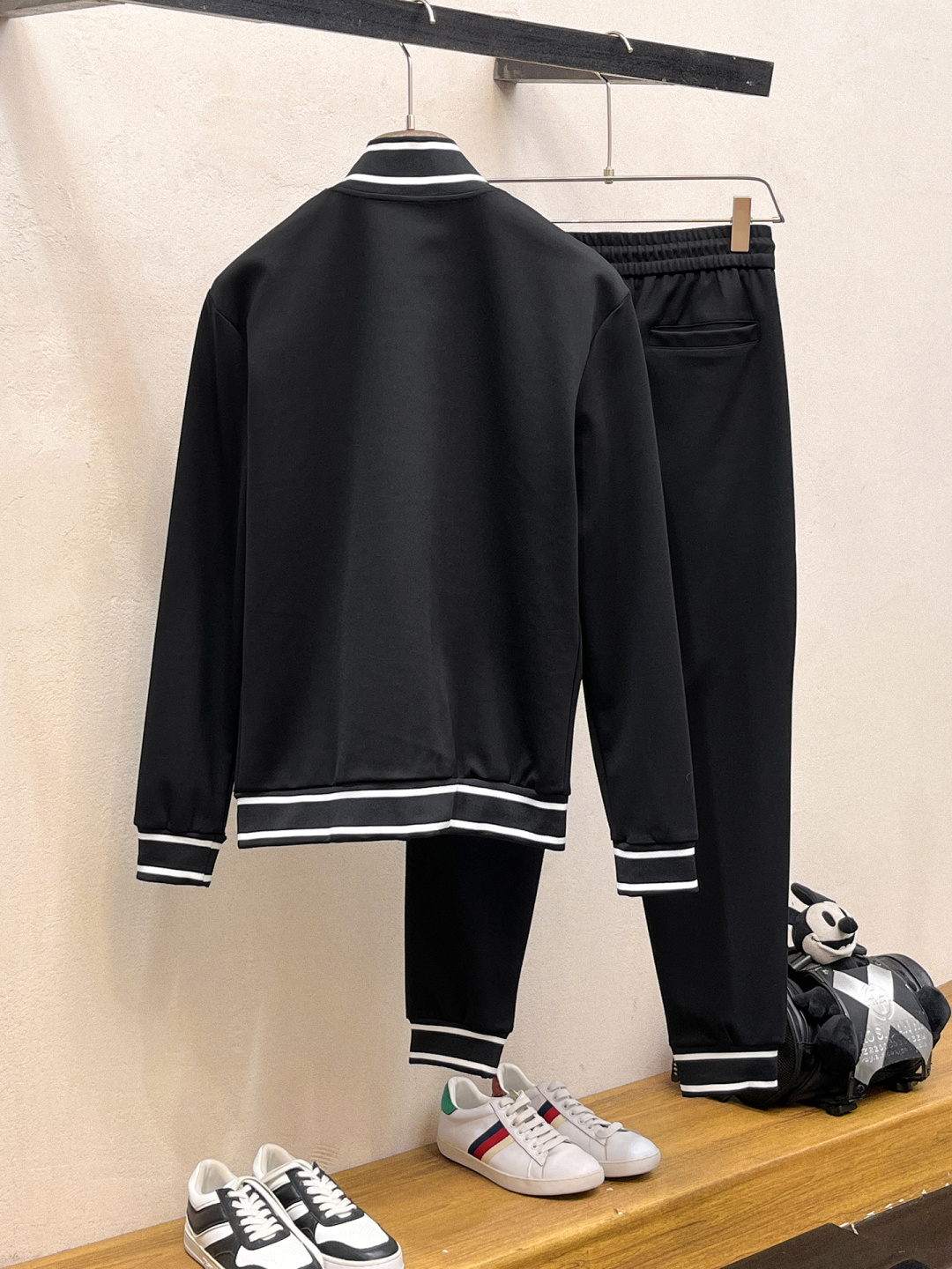 迪奥 2025全新爆款开衫套装 原单狠货🇭🇰倾注顶级设计师的精心之作 就为一个贴合、完美的上身效果 全天