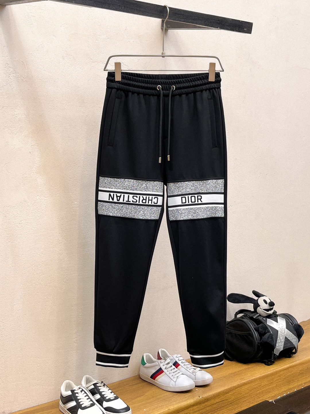 迪奥 2025全新爆款开衫套装 原单狠货🇭🇰倾注顶级设计师的精心之作 就为一个贴合、完美的上身效果 全天