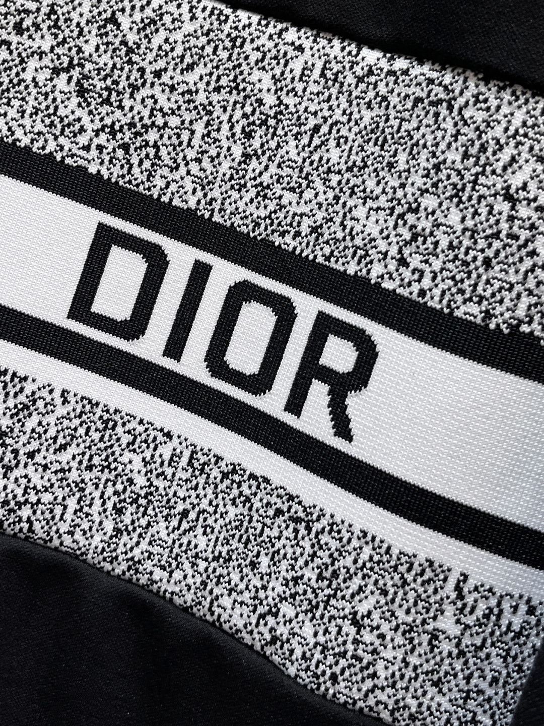 迪奥 2025全新爆款开衫套装 原单狠货🇭🇰倾注顶级设计师的精心之作 就为一个贴合、完美的上身效果 全天