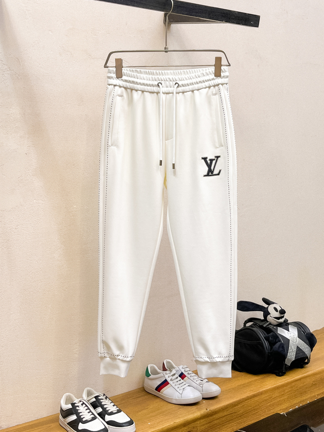 LV 2025全新爆款开衫套装 原单狠货🇭🇰倾注顶级设计师的精心之作 就为一个贴合、完美的上身效果 全天