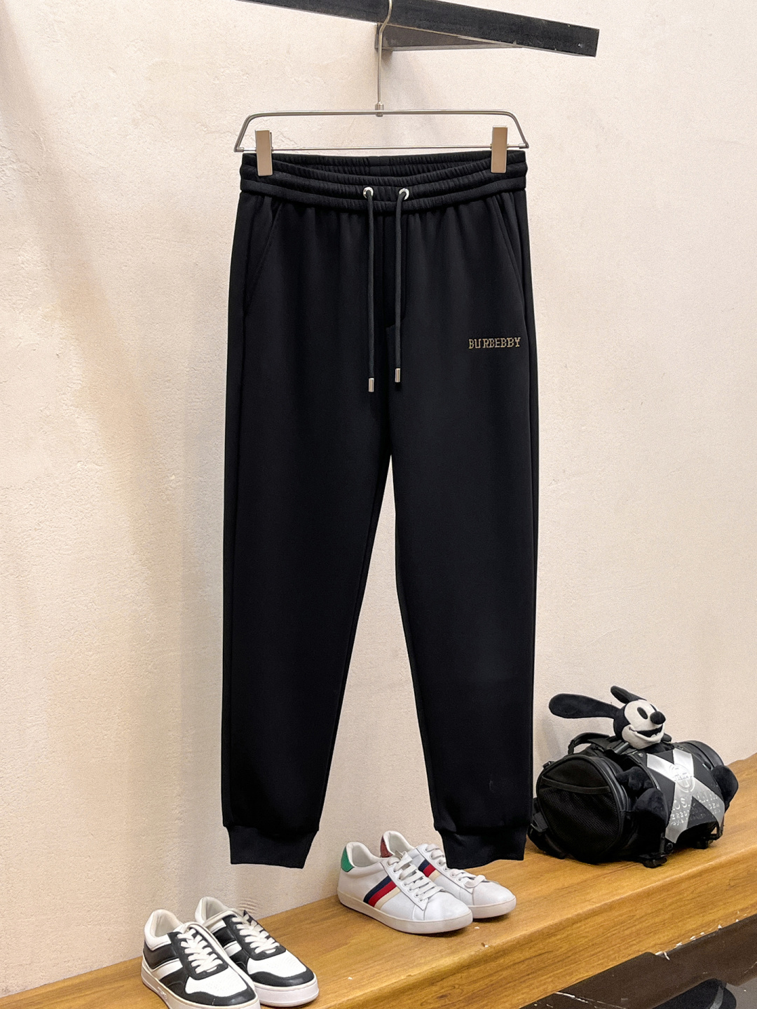 巴宝莉 2025全新爆款开衫套装 原单狠货🇭🇰倾注顶级设计师的精心之作 就为一个贴合、完美的上身效果 全