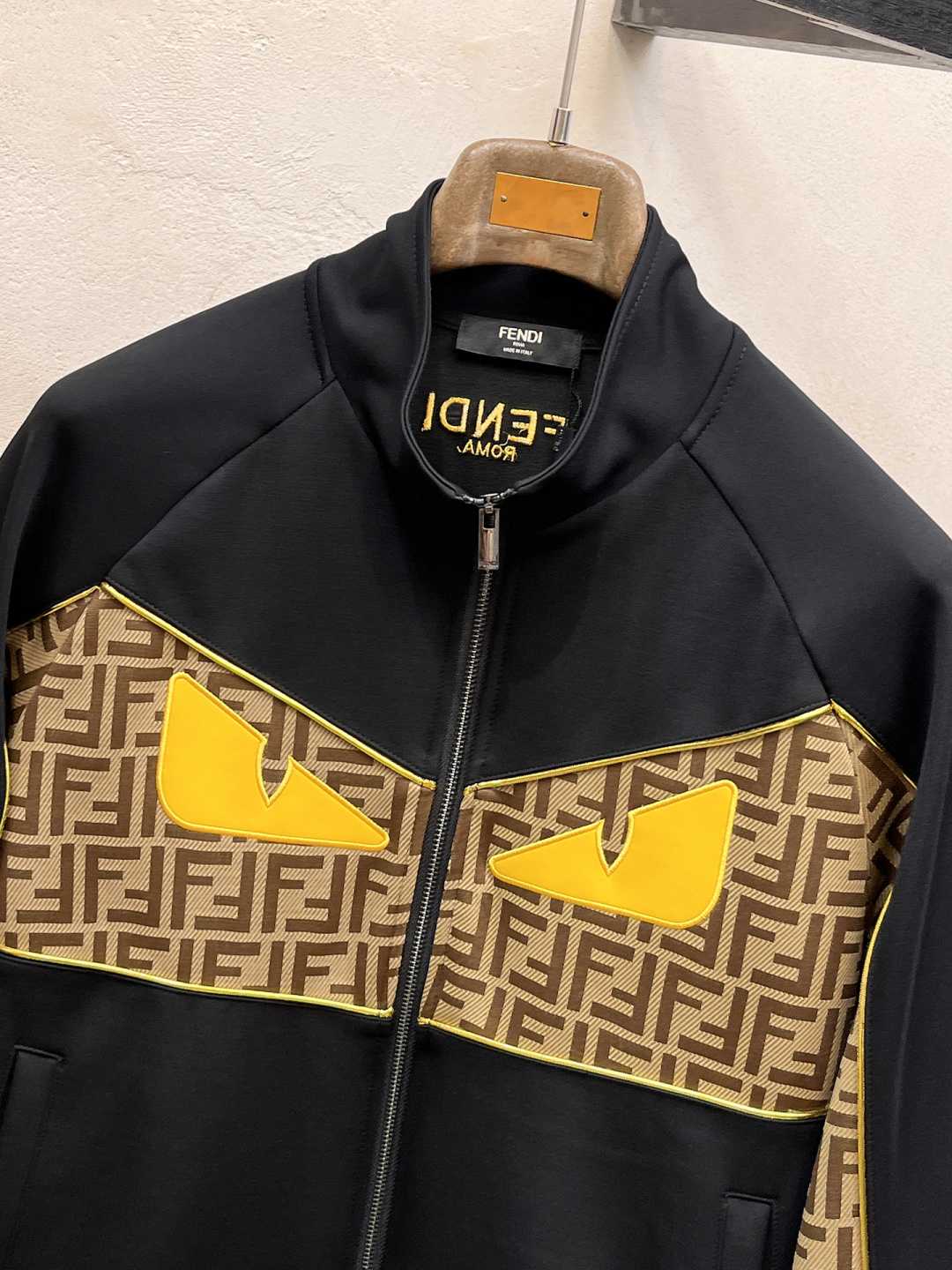 芬迪 2025全新爆款开衫套装 原单狠货🇭🇰倾注顶级设计师的精心之作 就为一个贴合、完美的上身效果 全天